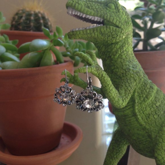 Silver dangle cluster leverback earrings - Picture 2 of 3